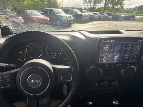 Used 2014 Jeep Wrangler Unlimited Sport w/ Quick Order Package 24S AWD/4WD image 13