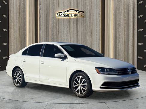 Used 2017 Volkswagen Jetta SE image 1