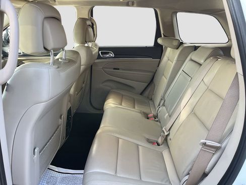 Used 2021 Jeep Grand Cherokee Limited image 25