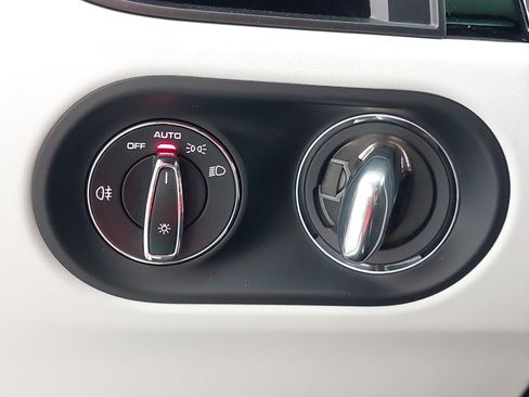 Certified 2026 Porsche Macan AWD/4WD image 28