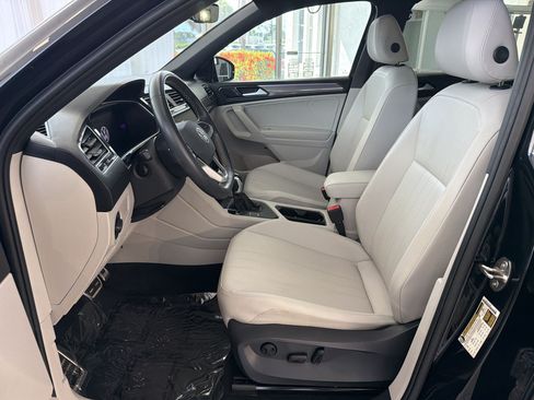 Used 2023 Volkswagen Tiguan SE R-Line FWD image 5