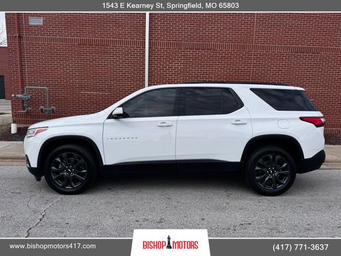 Used 2020 Chevrolet Traverse RS image 2