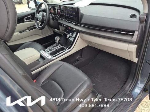 Certified 2024 Kia Carnival EX FWD image 12