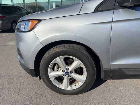 Used 2020 Ford Edge SE image 11