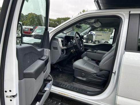 New 2025 Ford F550 XL image 13