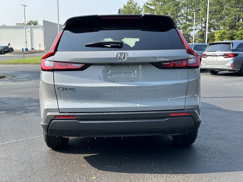 Used 2025 Honda CR-V LX image 10