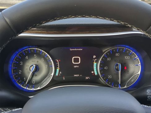 Used 2023 Chrysler Pacifica Limited image 40