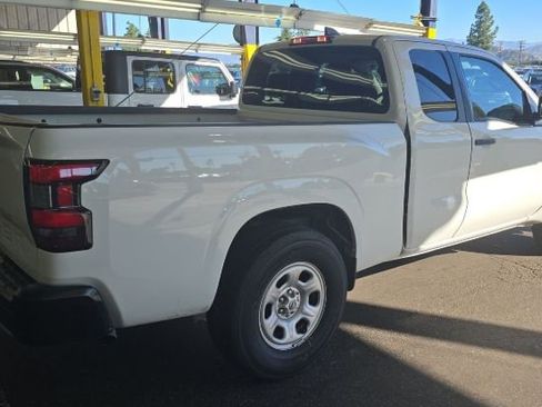 Used 2022 Nissan Frontier S image 2