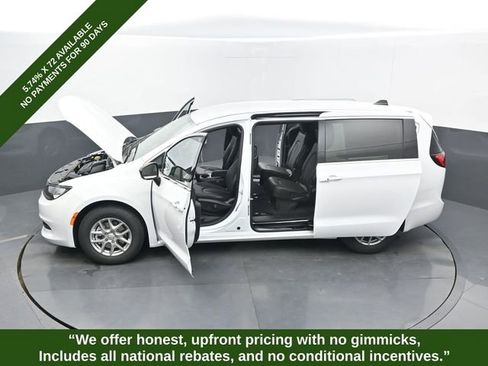 New 2026 Chrysler Voyager LX image 71