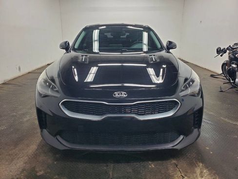 Used 2018 Kia Stinger Premium image 2