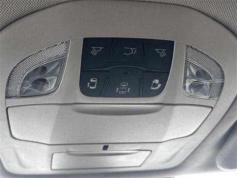 Certified 2019 Chrysler Pacifica Touring-L image 40