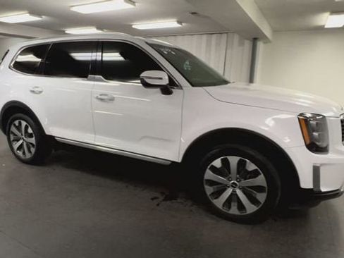Used 2022 Kia Telluride EX w/ EX Premium Package image 2