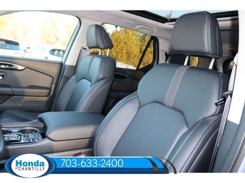 New 2025 Honda Pilot Touring image 23