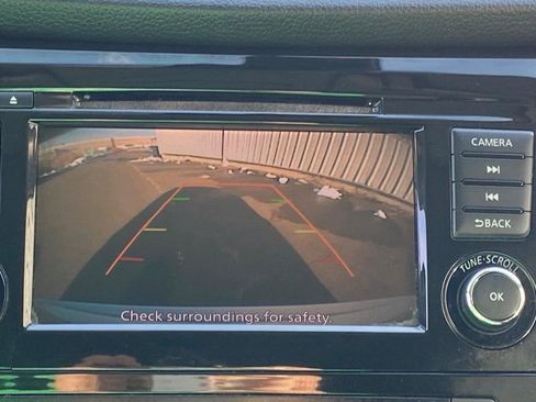 Used 2019 Nissan Rogue SV image 30