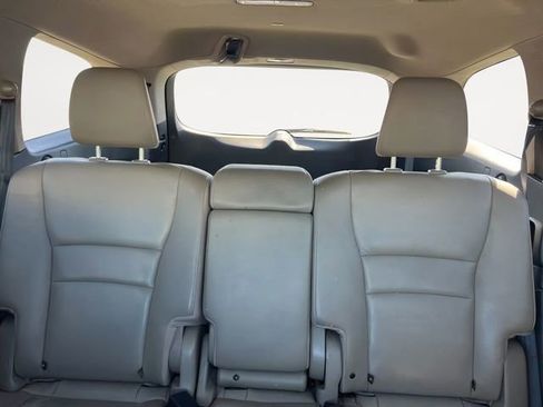 Used 2016 Honda Pilot Touring image 14