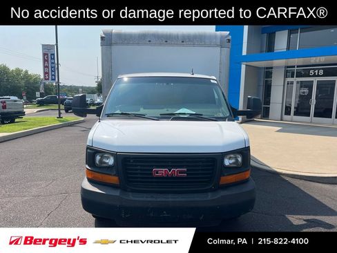 Used 2015 GMC Savana 3500 RWD image 2