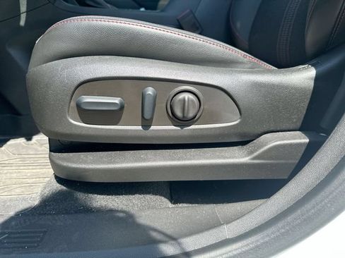 Used 2023 Chevrolet Equinox RS w/ LPO, Floor Liner Package FWD image 38