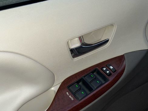 Used 2014 Toyota Sienna XLE image 45