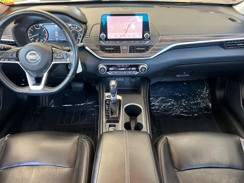 Used 2019 Nissan Altima 2.5 SL FWD image 3