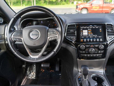 Used 2020 Jeep Grand Cherokee Limited w/ Luxury Group II AWD/4WD image 13