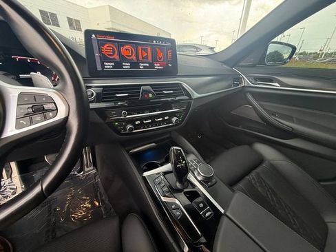 Used 2023 BMW 530e xDrive w/ Premium Package AWD/4WD image 19