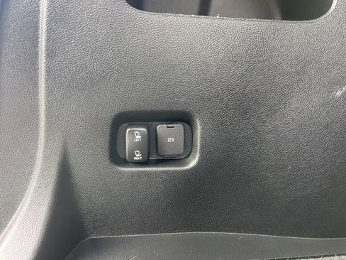 Used 2023 Ford Edge SEL image 16