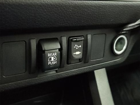 Used 2019 Toyota Tacoma SR5 image 31