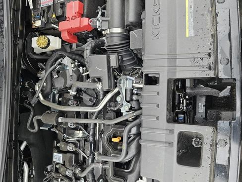 Used 2025 Nissan Kicks SV image 18