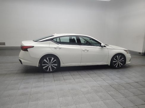 Used 2020 Nissan Altima 2.0 Platinum FWD image 10