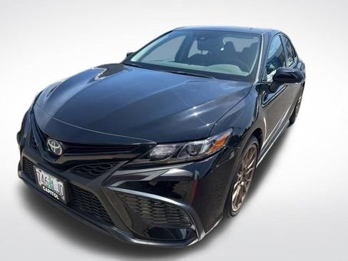 Used 2024 Toyota Camry SE w/ Convenience Package FWD image 5