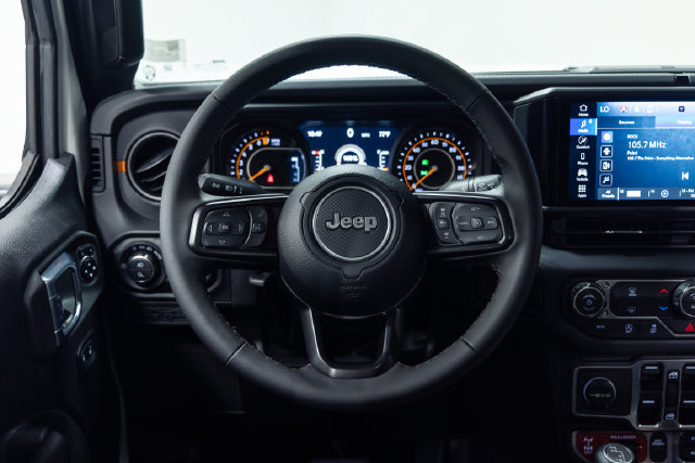 Used 2026 Jeep Gladiator Mojave AWD/4WD image 12