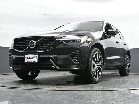 New 2025 Volvo XC60 B5 Plus w/ Protection Package Premier image 45