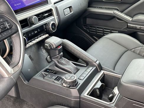 Used 2024 Toyota Tacoma TRD Off-Road w/ TRD Off Road Premium Package AWD/4WD image 17