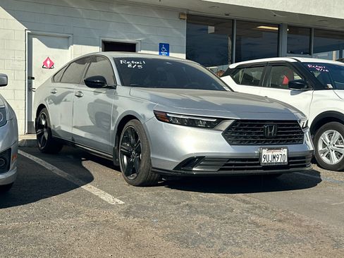 Used 2025 Honda Accord Sport image 2