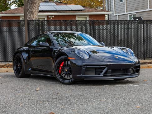 Used 2023 Porsche 911 Carrera 4 GTS image 2