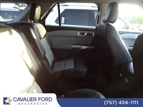 Used 2023 Ford Explorer XLT w/ Equipment Group 202A AWD/4WD image 9