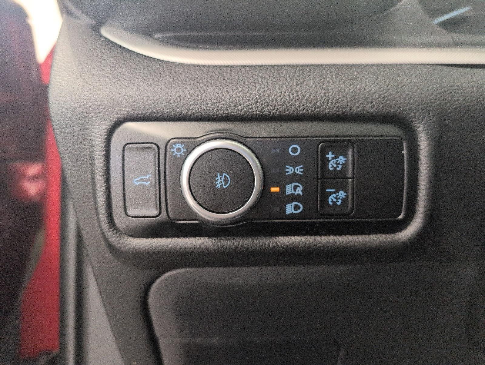 Used 2024 Ford Explorer XLT w/ Equipment Group 202A AWD/4WD image 10