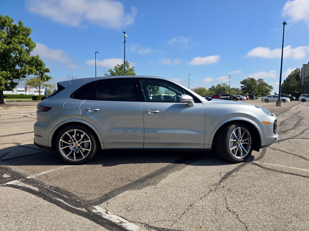 Used 2020 Porsche Cayenne Turbo AWD/4WD image 16