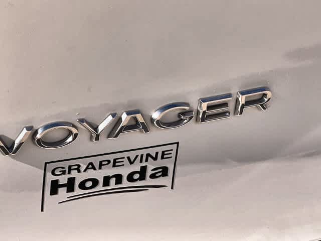 Used 2020 Chrysler Voyager LX FWD image 8
