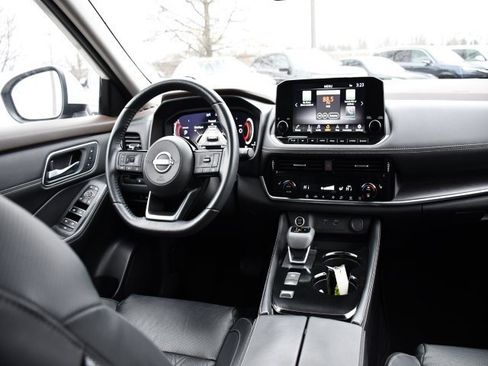 Used 2023 Nissan Rogue Platinum image 19