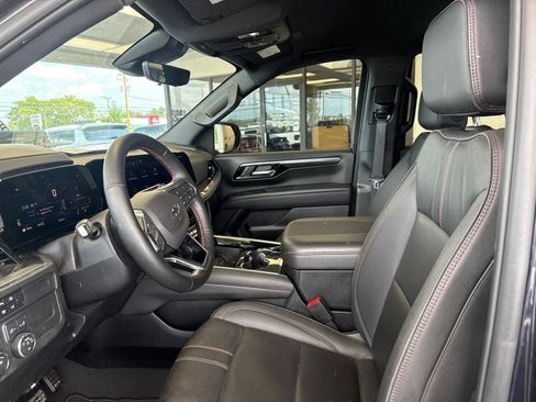 Used 2025 Chevrolet Tahoe RST w/ RST Performance Edition AWD/4WD image 12