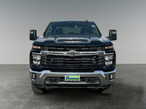 Used 2024 Chevrolet Silverado 2500 LT w/ Convenience Package AWD/4WD image 3