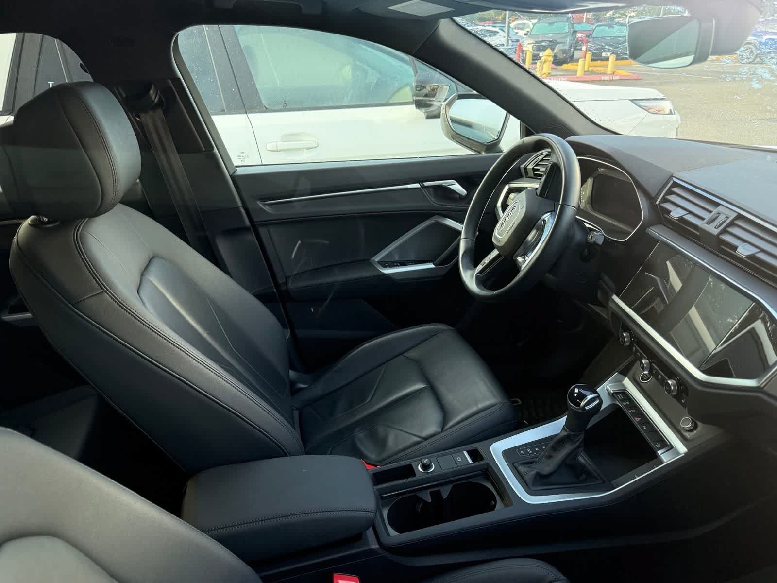 Used 2023 Audi Q3 2.0T Premium w/ Convenience Package AWD/4WD image 6