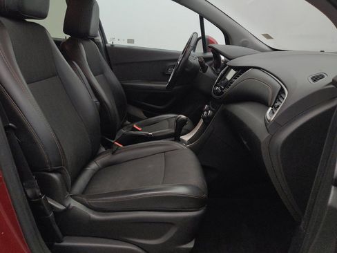 Used 2019 Chevrolet Trax LT w/ LT Convenience Package FWD image 21