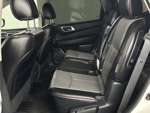 Used 2020 Nissan Pathfinder SL image 30