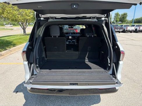 Used 2025 Lincoln Navigator Reserve w/ Jet Appearance Package AWD/4WD image 15
