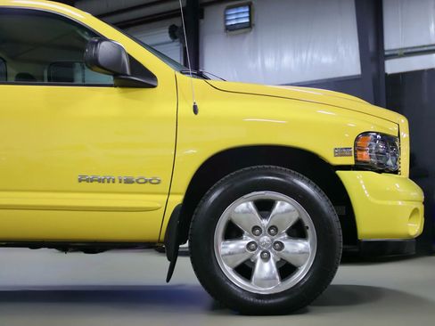Used 2005 Dodge Ram 1500 Truck SLT w/ Rumblebee Group image 10