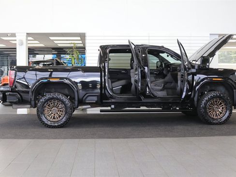 Used 2024 GMC Sierra 3500 AT4 w/ AT4 Premium Plus Package AWD/4WD image 11