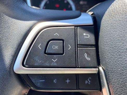 Used 2023 Toyota Highlander XLE AWD/4WD image 30