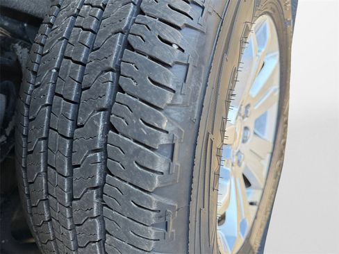 Used 2019 Chevrolet Colorado LT w/ LT Convenience Package image 19